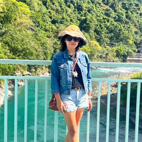 提供中華電信服務的專家mia ccad