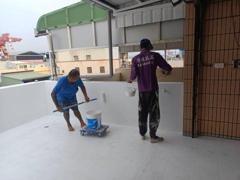 邑光防水隔熱工程 - 旗津民宅陽台（施作中照片）
