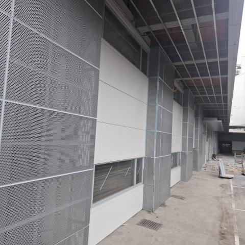 詠華工程有限公司 - 高空作業車，透空鋁板