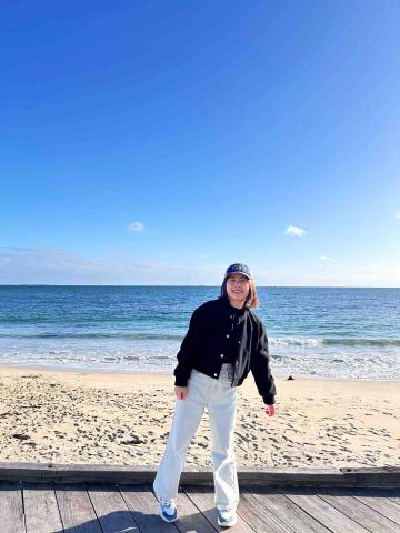 提供esg中文服務的專家Emily