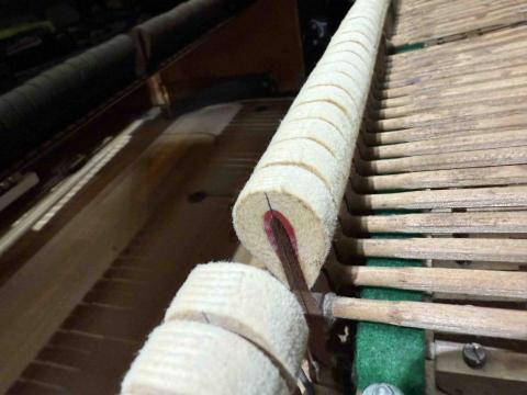 新展國際鋼琴維修技術 - 