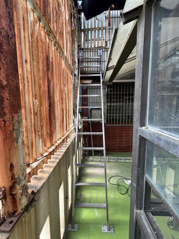 開鑫鐵工廠 - 304不銹鋼訂製樓梯（施工後）