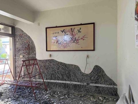 小謝 24H到府服務您！ - 一樓客廳牆壁打壁後⋯