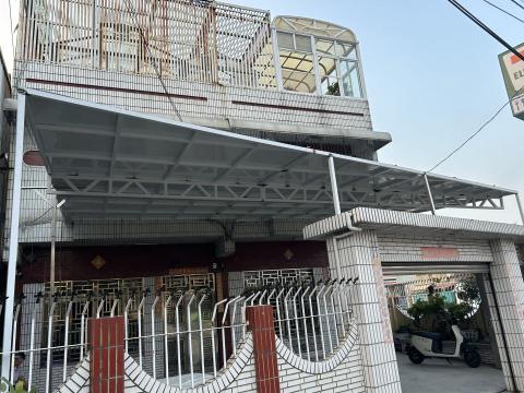 開鑫鐵工廠 - 烤漆白304不銹鋼骨架➕3mm鋁塑板