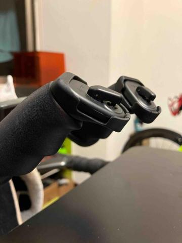 陳霆駿 - Wireless blips mount design