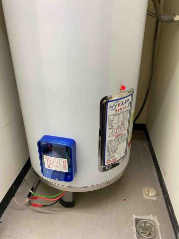 吳震愷 - 熱水器安裝