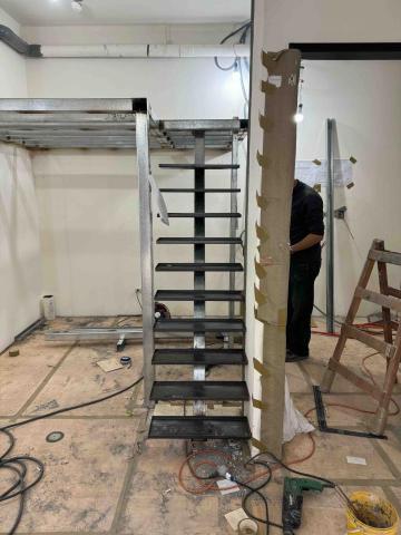 伸鋐金屬工程 - 