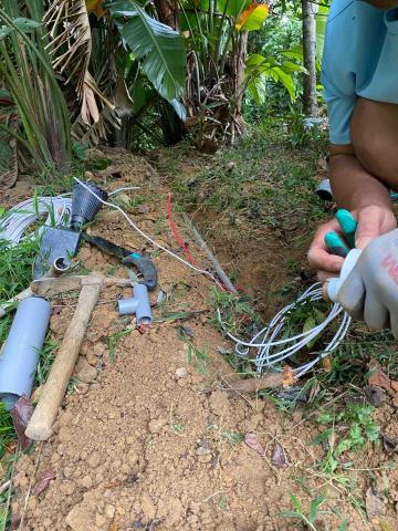 吳震愷 - 庭院燈裝設之埋管作業