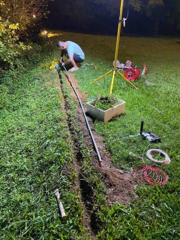 吳震愷 - 庭院燈裝設之埋管作業