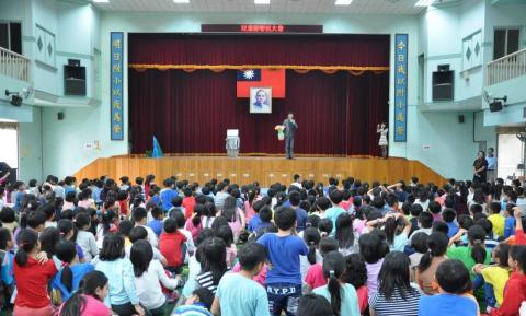 第一名魔-丁民 - 遙遠的南台灣，盛況空前的兒童節。