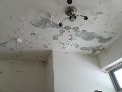 磊洲運輸 - 壁癌施工前