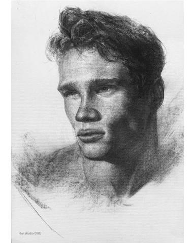 Han studio  邱柏翰 - 光落在臉上的那一刻，
形體不只是被照亮
也是被時間與空氣包裹

畫這張時我試著放慢節奏，
去捕捉還沒開口，但似乎要說什麼的瞬間。
光影的訓練，學會靜下來觀察世界的方式

想畫出有空氣感的光影人像？
從「明暗關係」開始訓練，學會讓形體自然浮出紙面。

˙歡迎私訊了解素描課程資訊，一起練出的立體感。