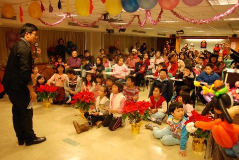 第一名魔-丁民 - 聖誕節熱鬧的小朋友聚會。