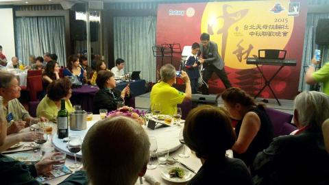 第一名魔-丁民 - 扶輪社的中秋節聚會。