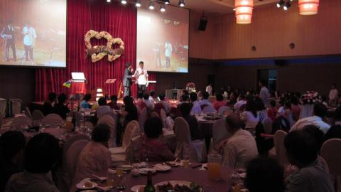 第一名魔-丁民 - 婚禮場的表演。