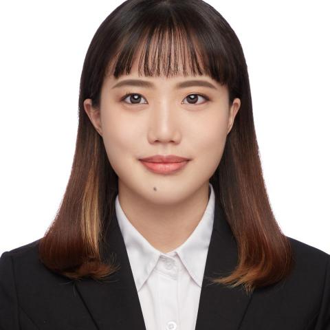 提供aveda純香洗髮精服務的專家李依純