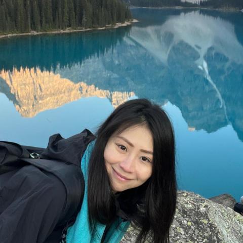 提供遛狗服務的專家Peggy