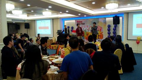 第一名魔-丁民 - 科技公司尾牙聯歡，熱鬧非凡。