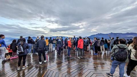 A-Xing包車旅遊 - 阿里山小笠原觀景台看日出