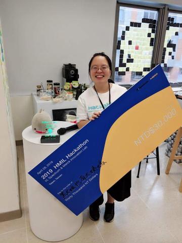 陳詩詠 - 大學參賽德國Merck x 永齡基金會 H.Spectrum主辦之生醫黑課松競賽，參賽人員包含業界公司、醫師、大學生等，榮獲亞軍。