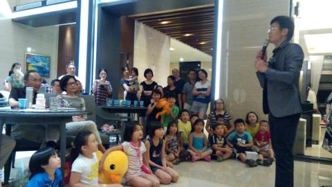 第一名魔-丁民 - 溫馨的家庭小聚會。