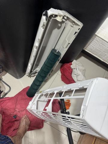 黃炳睿 - 分離式冷氣清洗後