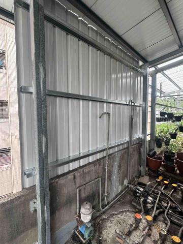 簡成勳 - 泰山 牆壁骨架浪板施工