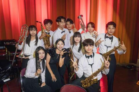 李易澄 - 持續接觸音樂領域