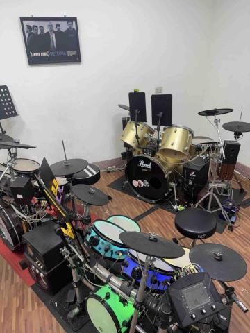 爵士鼓教學・鼓擊良研 - 爵士鼓教室實景