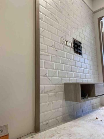 彰芳工程行 - 軌道磚（大理石紋）電視牆