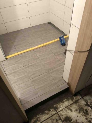 彰芳工程行 - 浴缸拆除改乾濕分離