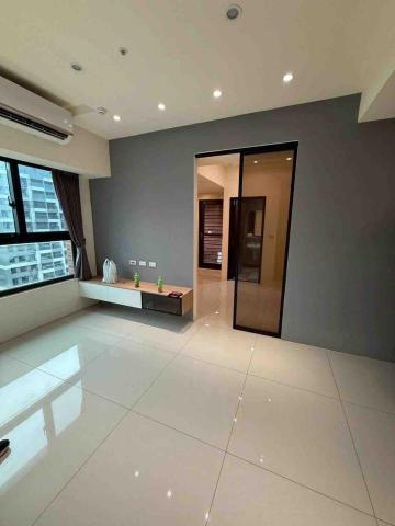 青年人油漆 - 跳色牆