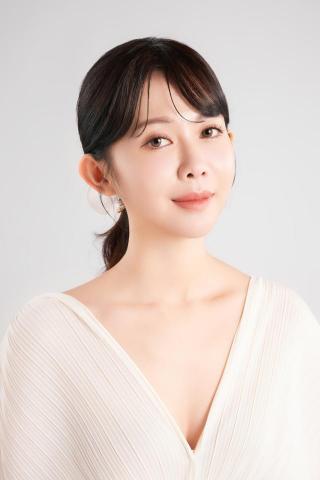 Noel make up - 結婚登記造型 彩妝造型 活動妝髮 形象照拍攝