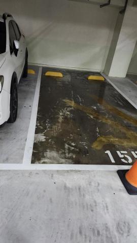 小李 - 停車格底漆