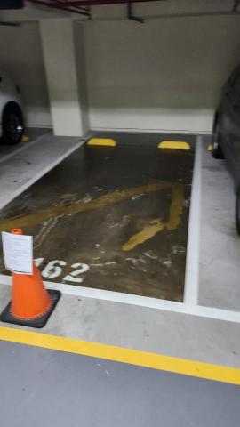 小李 - 停車格底漆