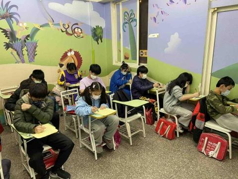 📙Cathy&mdash;兒童美語/成人會話/全民英檢 - 實體課程 小學國中