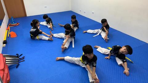 郭秉鑫 - 暖身操