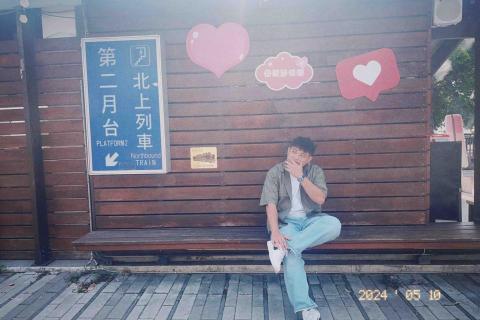 提供吉他表演服務的專家李仲勤