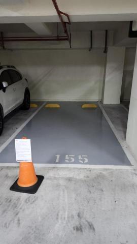 小李 - 停車格上漆