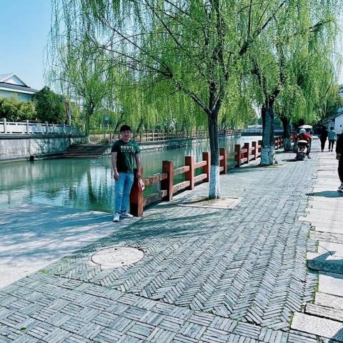 提供隔間板服務的專家黃裕恆