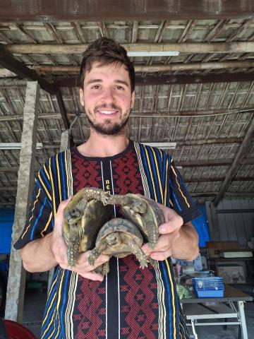 歐查理／Charlie Osborne - I like turtles!