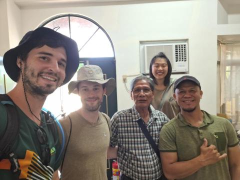 歐查理／Charlie Osborne - 跟朋友準備出門！