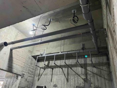 阿文水電弱電 - 廁所給水幹管支管
抽風幹管施作