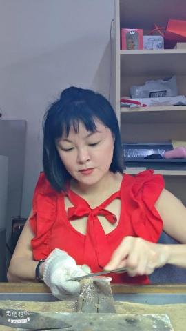 鑫苹珠寶工作室 - 銀手環製作中