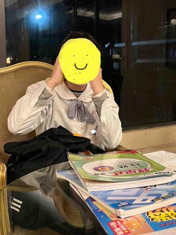 Elena Lee - 國中會考