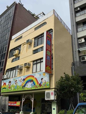 翁有信的 - 外牆施工完成