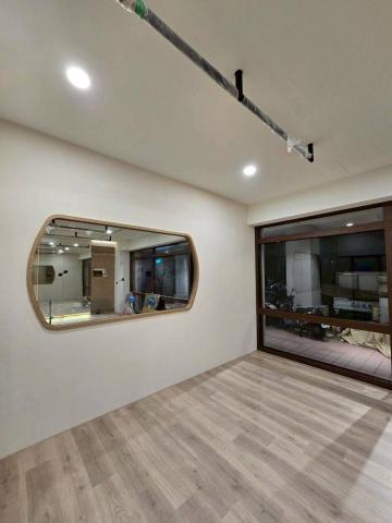 欣睿工程行 - 舞蹈教室用 - 反射玻璃