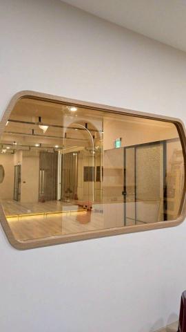 欣睿工程行 - 反射玻璃，讓學員不因外在因素影響課程品質