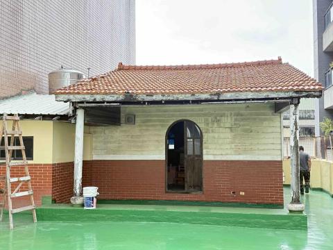 翁有信的 - P U中途面漆完成