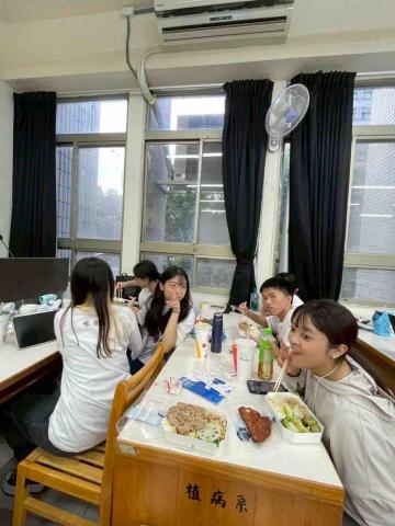 劉芸綺 - 25th微生物營隊活動員